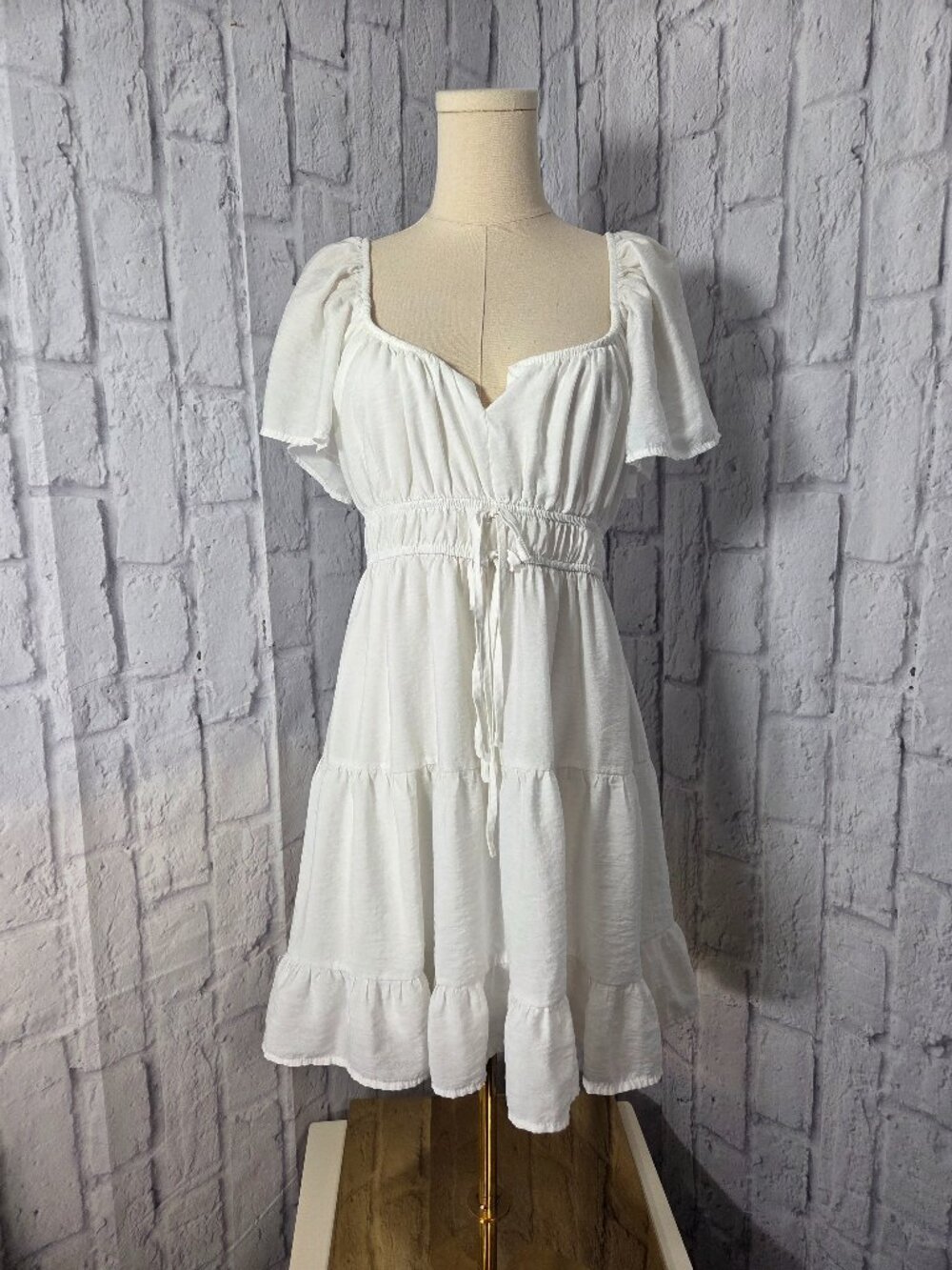 Blu Pepper Large White Flutter Sleeve Tiered Square Neck Knee Length Dress